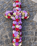 Farverigt Blomsterkors